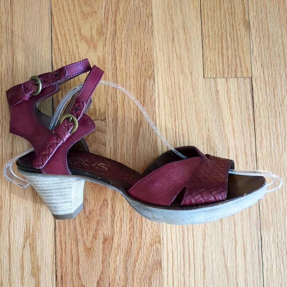 Mjus Leather Ankle Strap Heeled Strappy Distressed Red Sandals size 7.5
